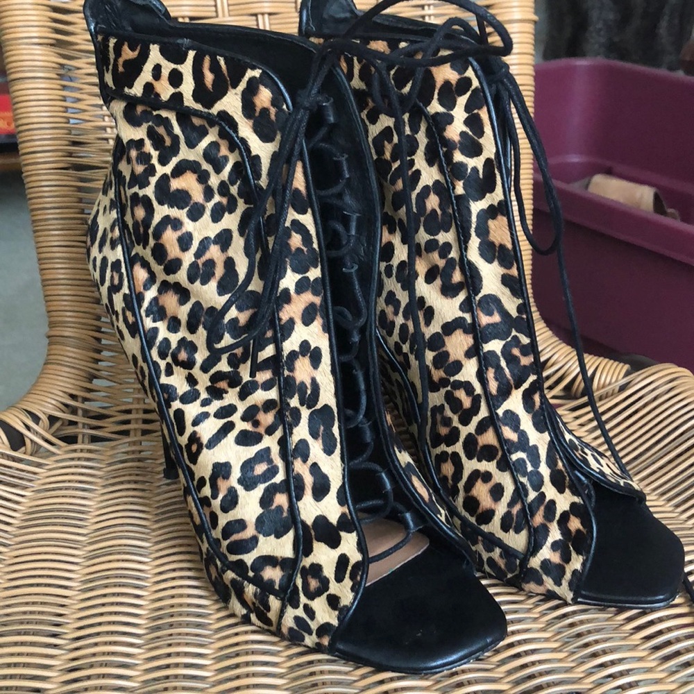 🔥HOST PICK🔥Renvy leopard bootie